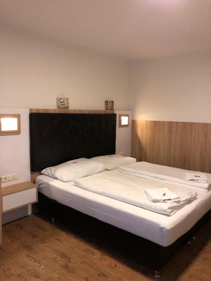 Gaestehaus Penny Rooms N Hallein Exterior foto